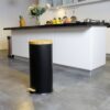 KITCHEN MOVE Poubelle de cuisine a pédale Forest - 30L - Noir mat – Image 3