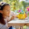 LEGO 31149 Creator 3en1 Les Fleurs dans l'Arrosoir, Jouet pour Enfants, avec Arrosoir, Bouquet de Fleurs et 2 Oiseaux – Image 5