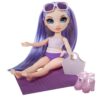 Rainbow High Swim & Style - Poupée mannequin ariculée 27 cm - Violet (Violet) - Maillot de bain + Paréo - a partir de 4 ans – Image 2