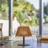Lampe de table sans fil - LUMISKY - STANDY MINI RAFFY - H22 cm - Raphia naturel - LED blanc chaud et blanc – Image 3