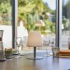 Lampe de table sans fil - LUMISKY - STANDY MINI Olive - H25 cm - Pied en acier vert olive - LED blanc chaud et blanc – Image 3