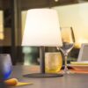 Lampe de table LED sans fil Standy Mini Rock - Lumisky - H 25 cm - Gris et blanc – Image 5
